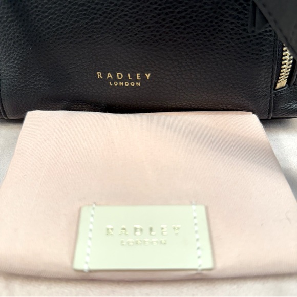 Radley London Black Leather Fountain Road Ziptop Crossbody Bag - Picture 3 of 7